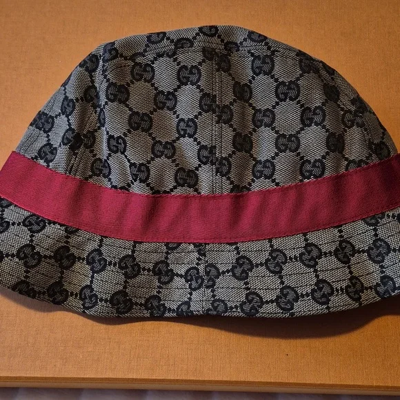 Gucci Black and Burgundy Monogram Bucket Hat - Picture 6 of 7